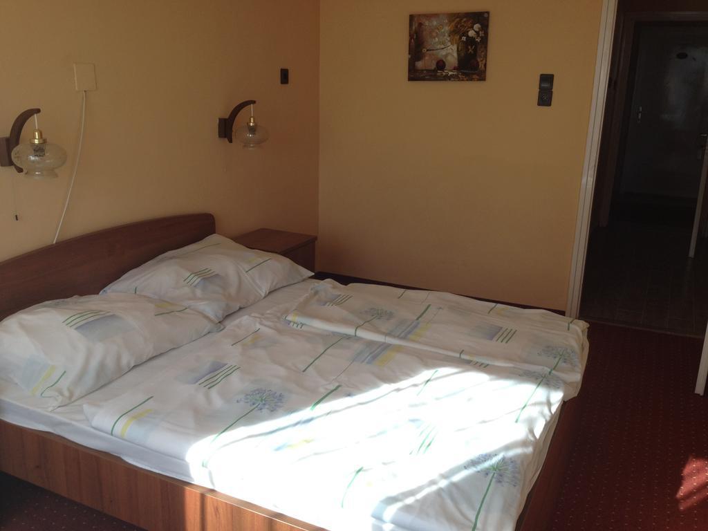 Hotel Family บาลาตอนเฟิลด์วาร์ ห้อง รูปภาพ