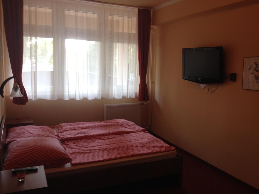 Hotel Family บาลาตอนเฟิลด์วาร์ ห้อง รูปภาพ