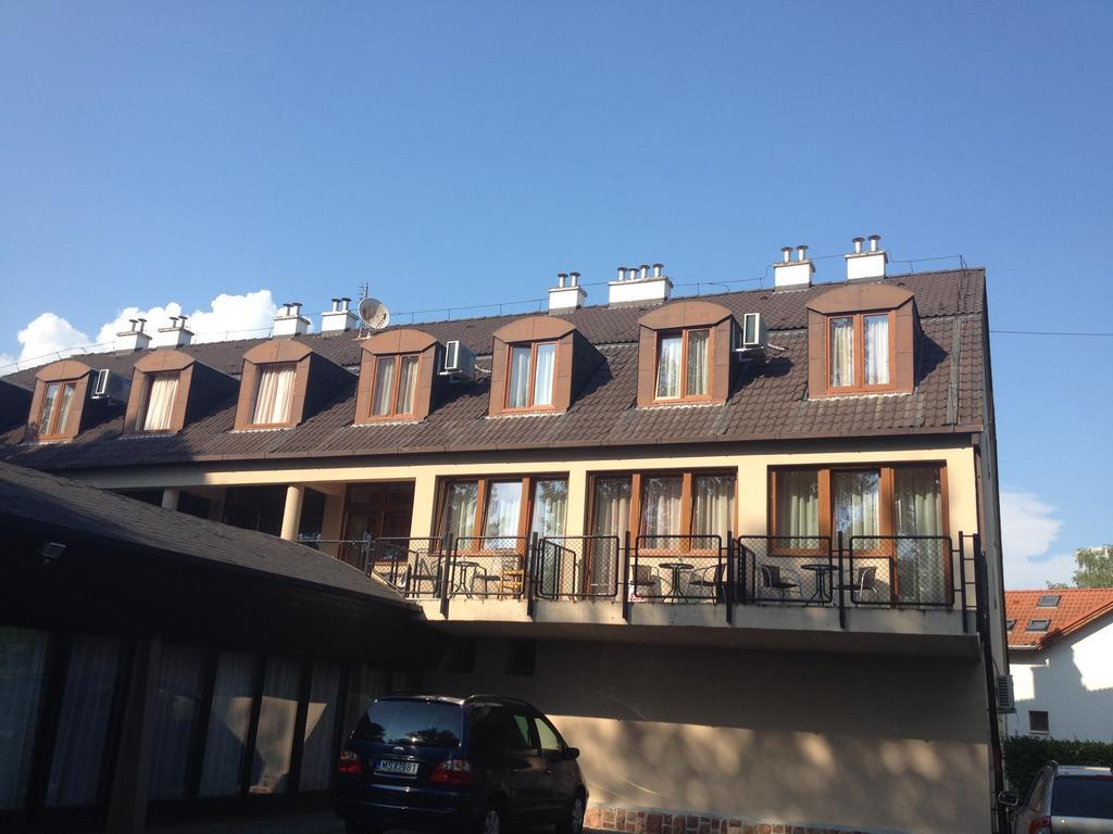 Hotel Family บาลาตอนเฟิลด์วาร์ ภายนอก รูปภาพ
